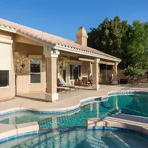  Holiday home Spacious Golf Course House With Pool Heater,